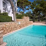 Sea Frontline Apartment \'Ernesto\'. Pool. Wifi